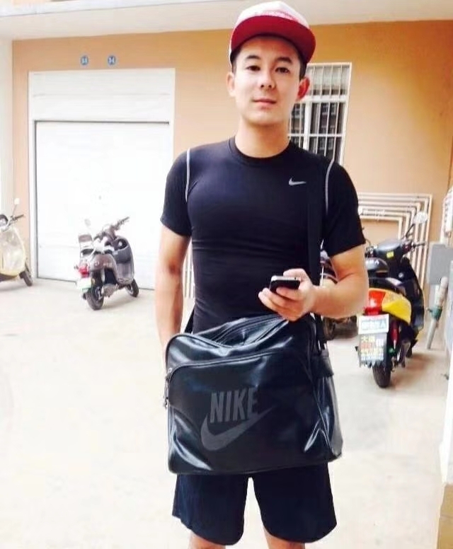 花花是只狗的第一张照片--玉溪蓝颜知己交友网